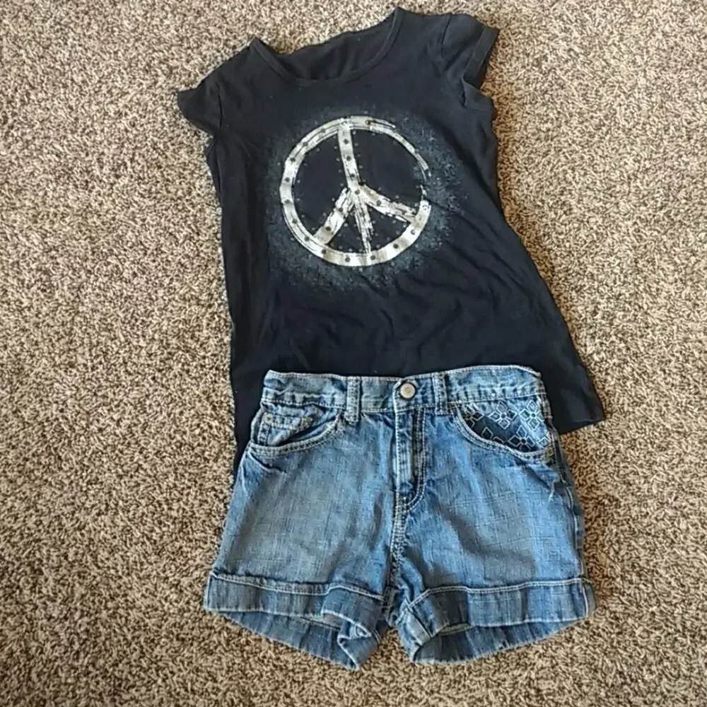 Gymboree Jean Shorts & Black Embellished Tshirt 2pc sz 9/10